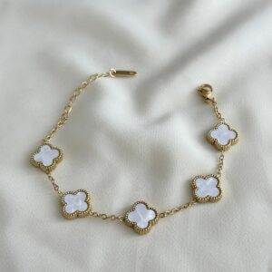 White clove bracelet