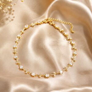 White tulip neckpiece